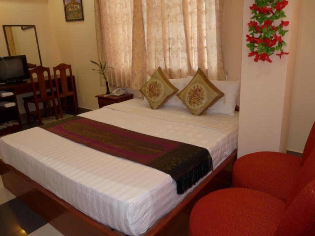 Hotel Hi Land Phnom Penh Zimmer foto
