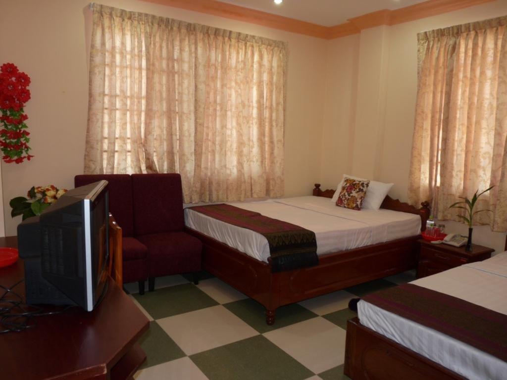 Hotel Hi Land Phnom Penh Zimmer foto